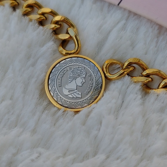 Queen Elizabeth 18K Gold Plated Coin Pendant with 16 Inch Chain - Picture 10 of 14